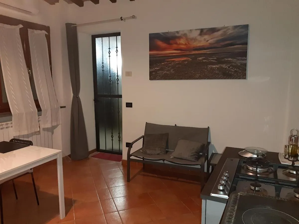 Hotel La Casa In Giardino Volterra 0*,  Italia